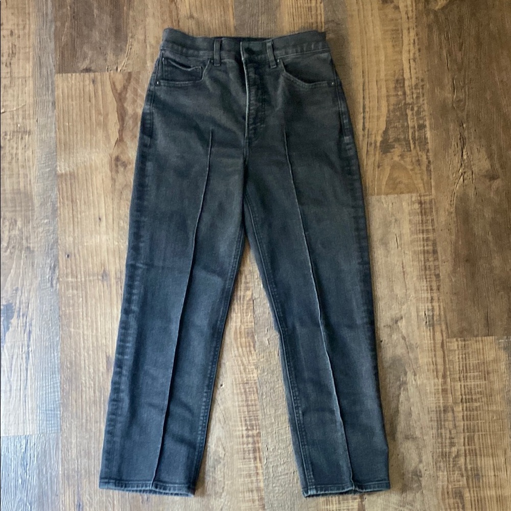 Super High Rise Capri